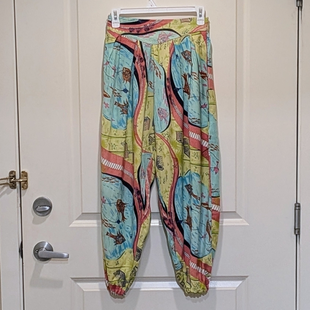 Printed Ankle-Length Relaxed Pants in Multi-Color